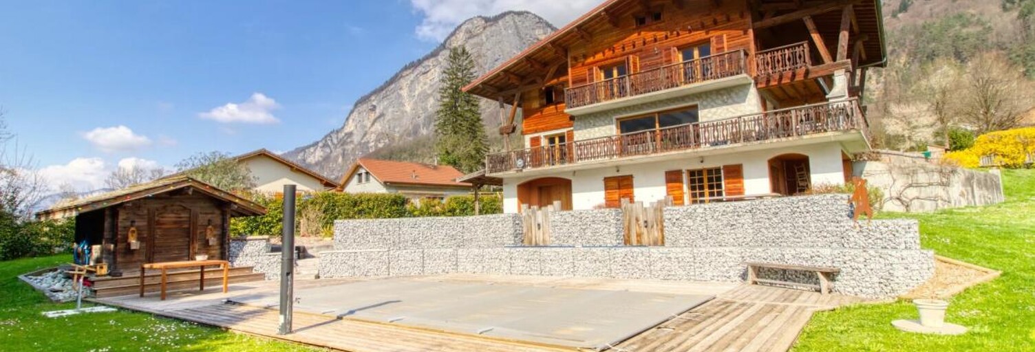 Maison 9 Pièces 260 m² à vendre à Magland (74300)