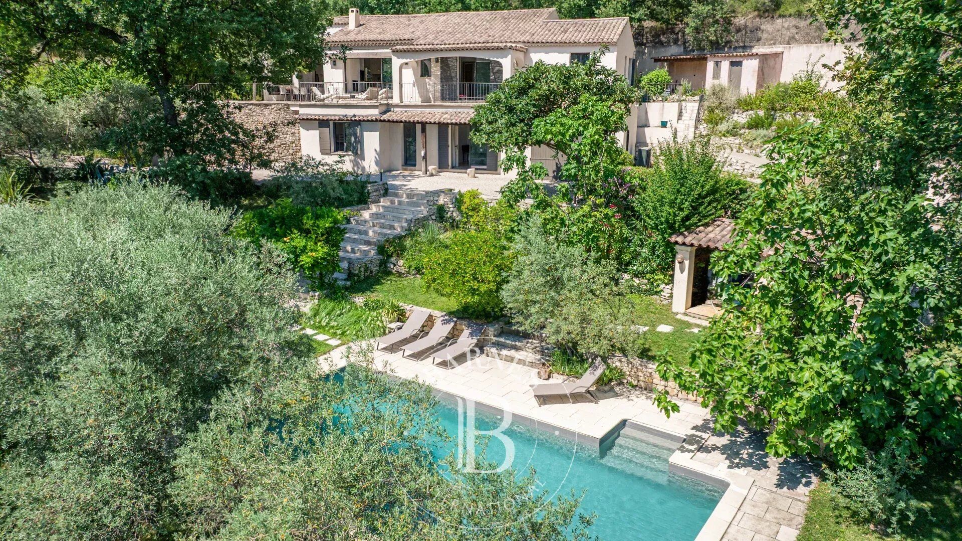 Villa / Maison  T8 à vendre Aix-en-Provence 13100