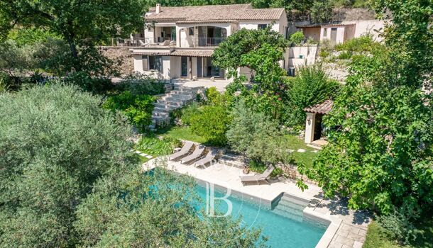 Villa / Maison 8 pièces  à vendre Aix-en-Provence 13100