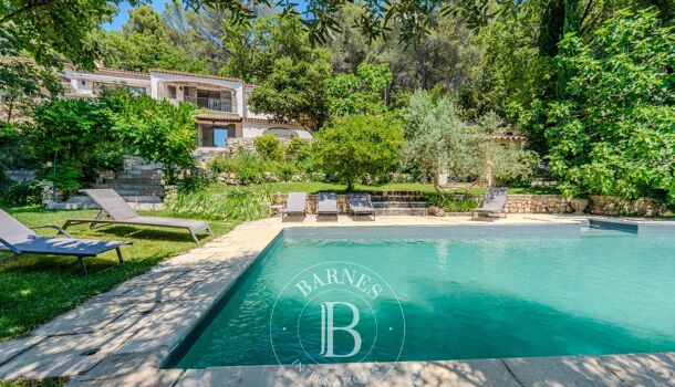 Villa / Maison 8 pièces  à vendre Aix-en-Provence 13100