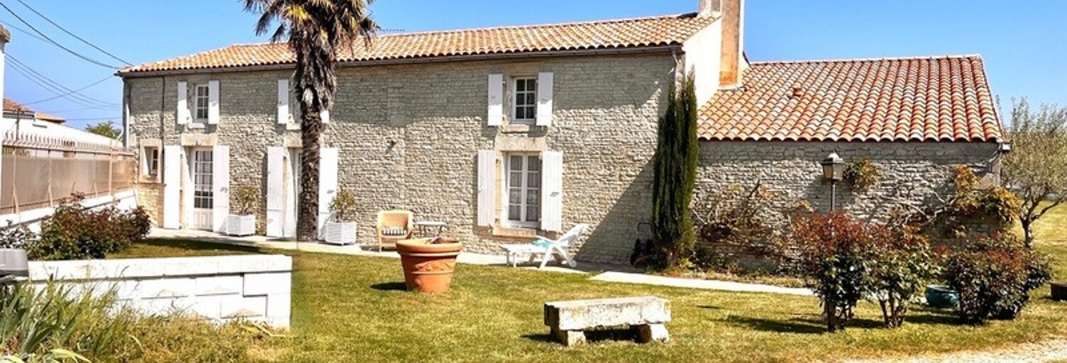 Maison 5 Pièces 244 m² à vendre à Saint-Jean-de-Liversay (17170)