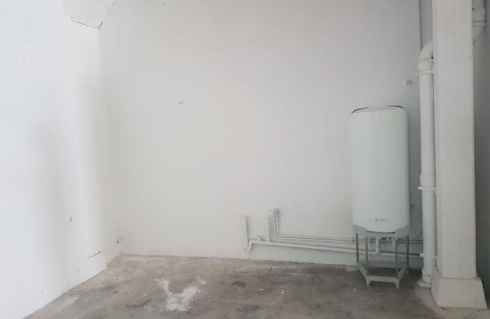 Location  à Aubervilliers : Local d'activité — photo 2