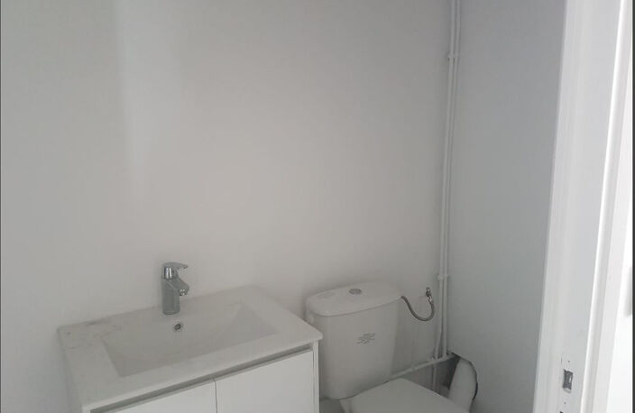 Location  à Aubervilliers : Local d'activité — photo 5