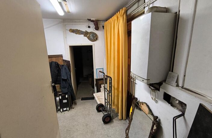 Bien Commercial À Vendre — photo 3