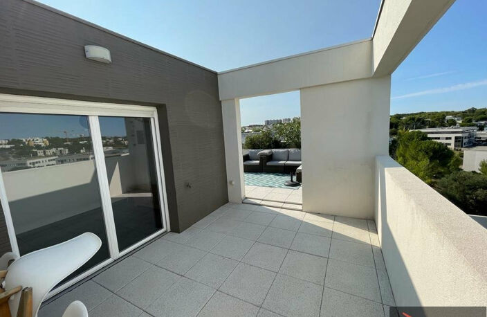 EXCLUSIVITE // MALBOSC // MAGNIFIQUE APPARTEMENT SUR TOIT — photo 4