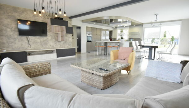 Villa / Maison 8 pièces  à vendre Dole 39100