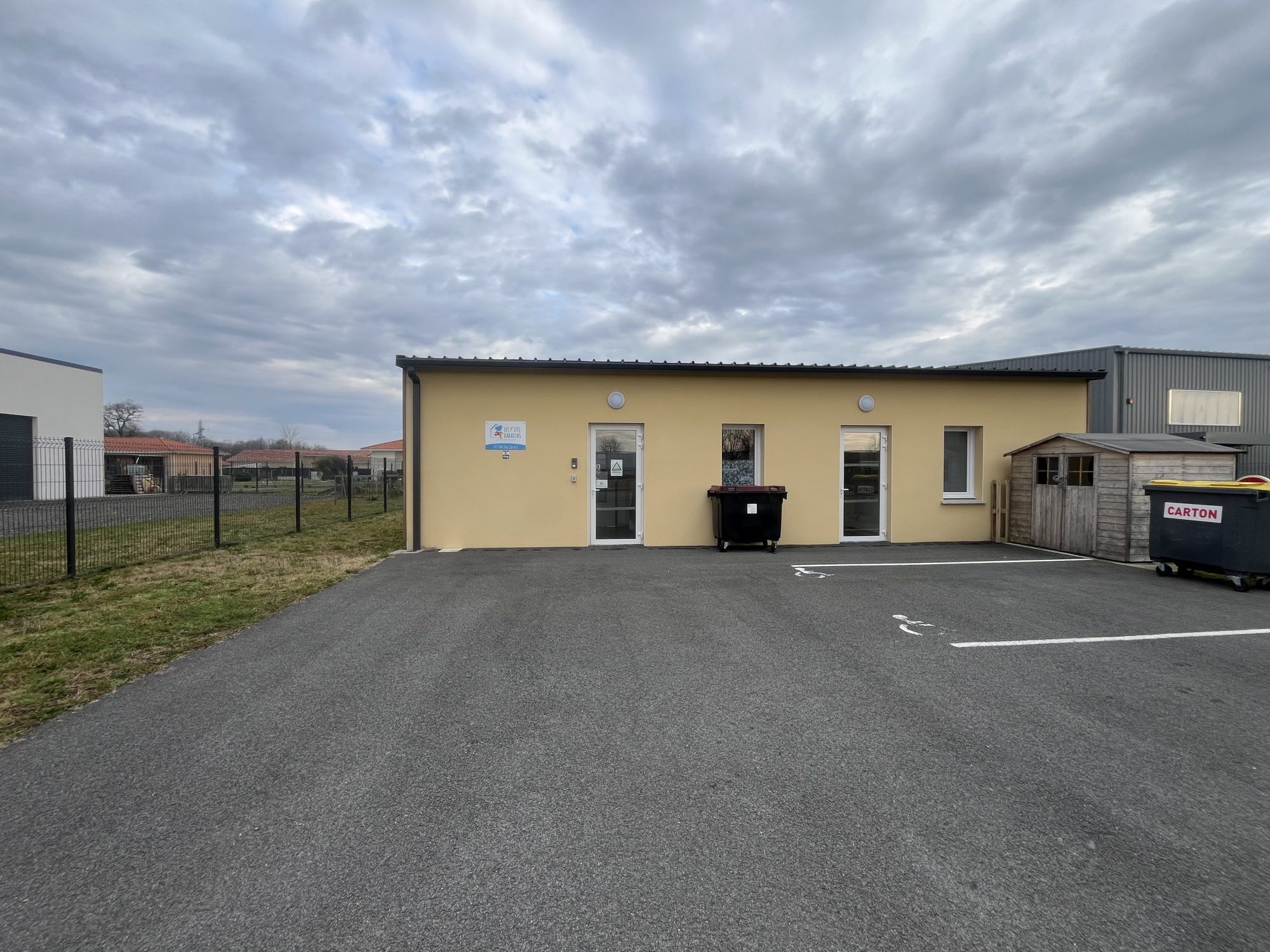 Local commercial  T6 à vendre Saint-Vincent-de-Paul 40990