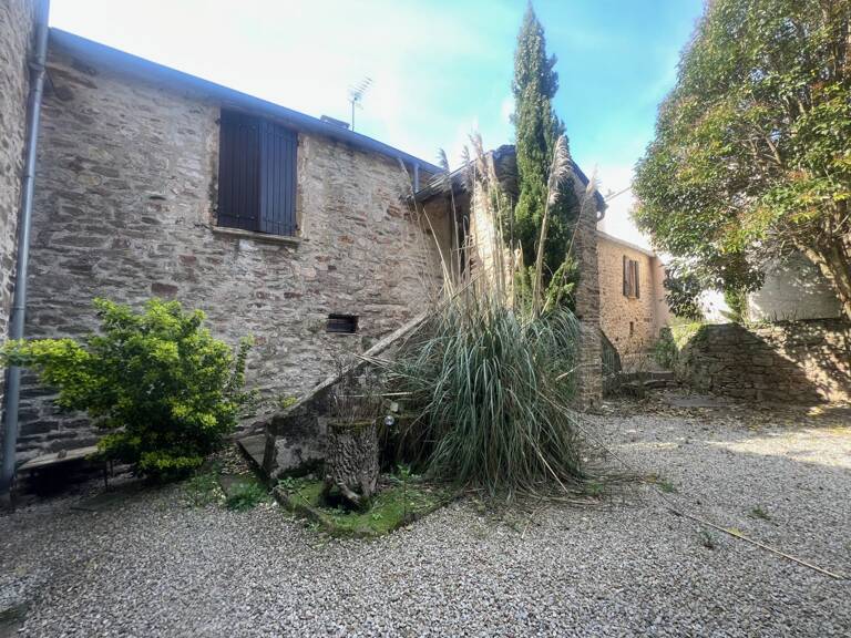 Maison de village avec terrain et puits — photo 1