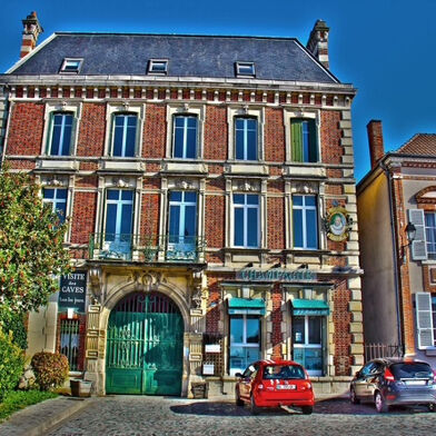 Maison 15 pièces 850500 €