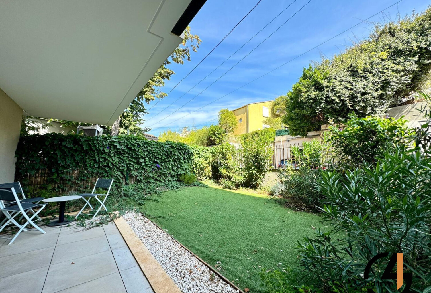 Magnifique T2 récent avec terrasse et jardin — photo 1