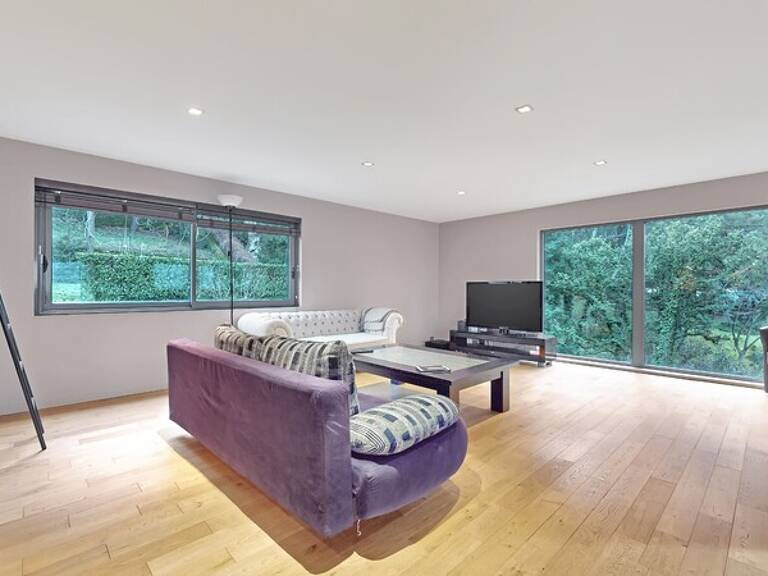 Loft — photo 1