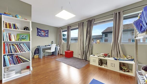 Loft 6 pièces  à louer Tournon-sur-Rhône 07300