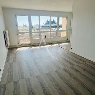 Appartement 3 pièces 726 €