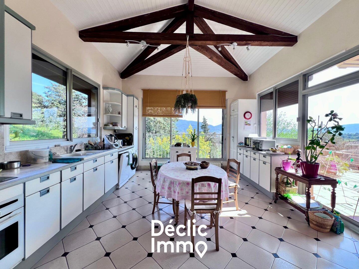 Villa / Maison  T6 à vendre Octon 34800