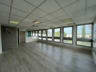 BUREAUX à LOUER — photo 2