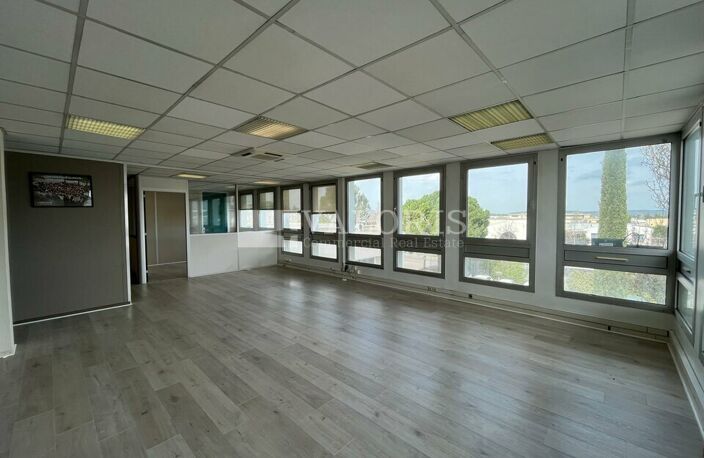 BUREAUX à LOUER — photo 2