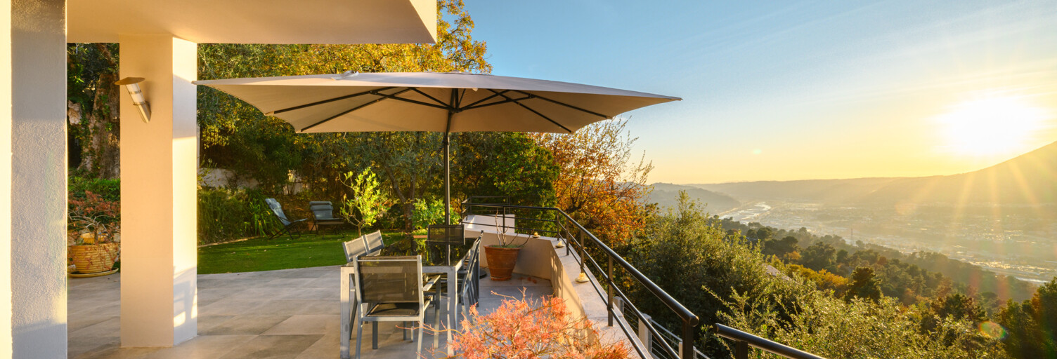 Maison 7 Pièces 250 m² à vendre à Castagniers (06670)