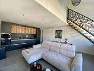 Riorges proche commerces, Appartement de standing en duplex — photo 3