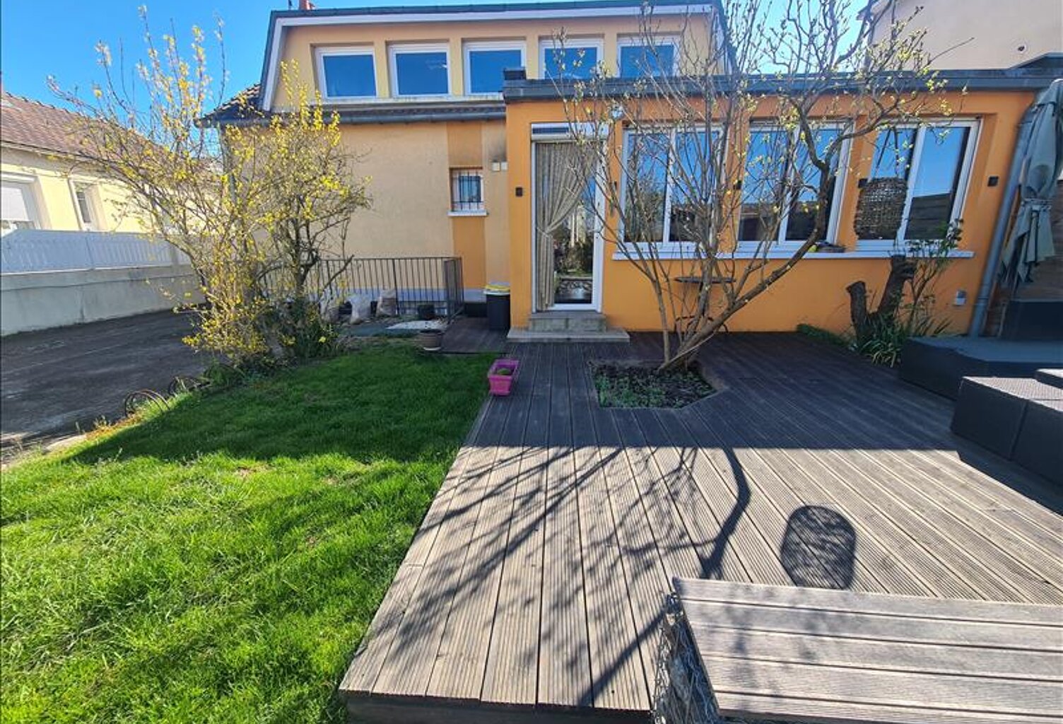 Pavillon de 7 pièces principales — photo 1