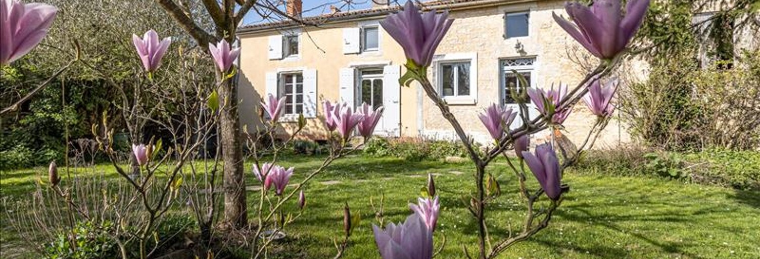 Maison 8 Pièces 246 m² à vendre à Cram-Chaban (17170)