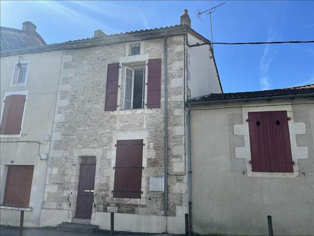 Maison de ville de 4 pièces principales — photo du bien