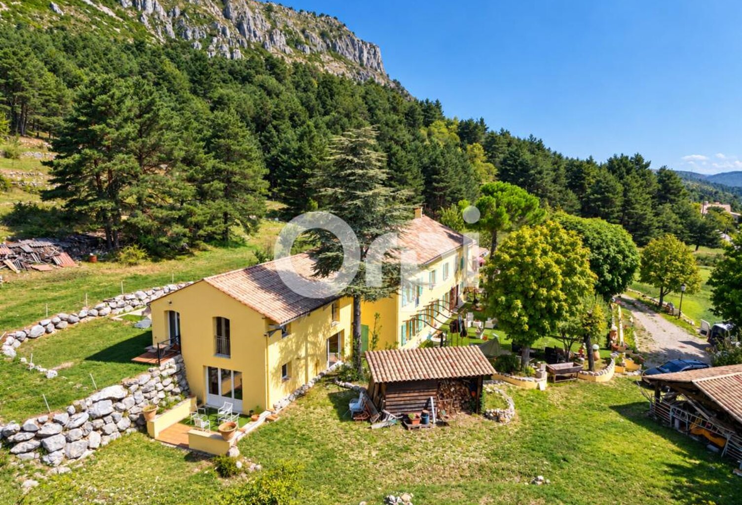 DEMEURE DE PRESTIGE - 9 PIÈCES - 523 m2 - TERRAIN + D'1 HECTARE — photo 1
