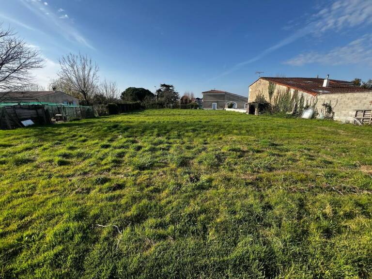 Terrain À Vendre Grézac d'environ 911m2 — photo 1