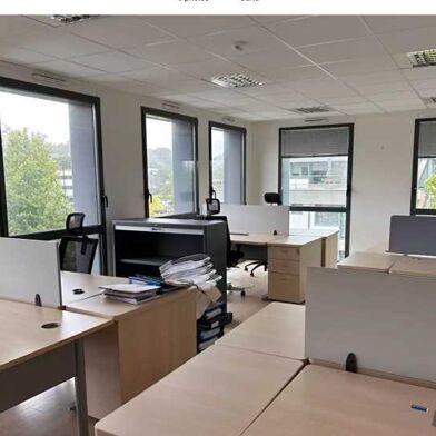 Bureau  3960 €