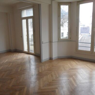 Appartement 5 pièces 770 €