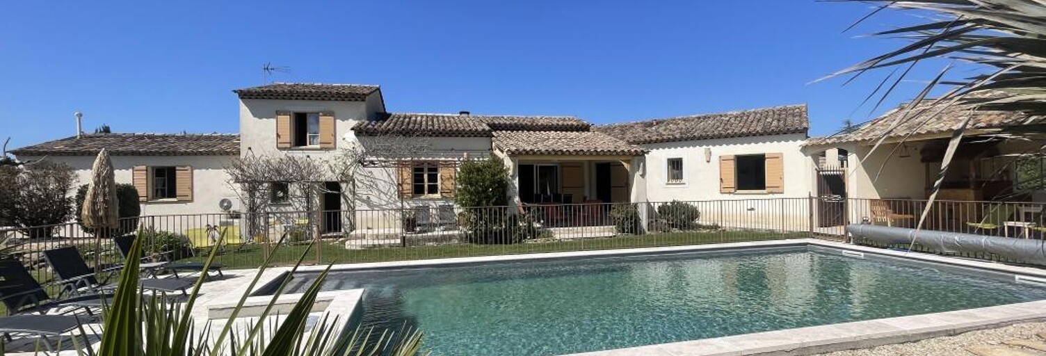 Maison 10 Pièces 176 m² à vendre à Cheval-Blanc (84460)