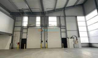 Local industriel  1826 m² à louer à Limeil-Brévannes (94450)