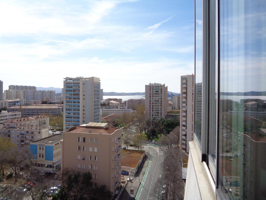 Toulon la rode t1 apercu mer pmr parking privatif et cave