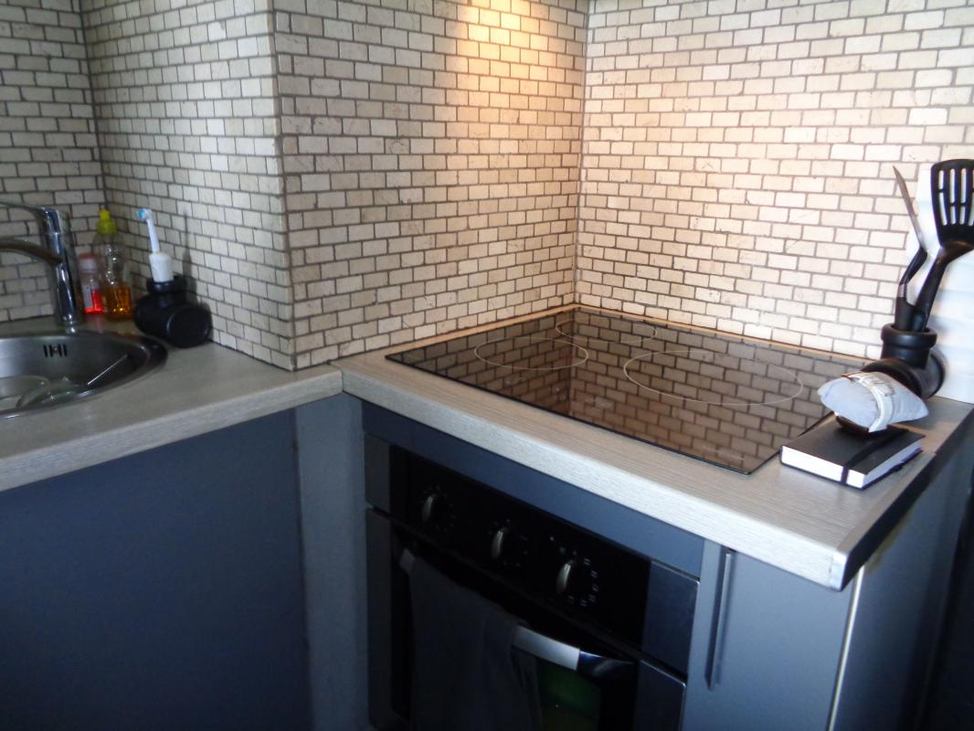 Toulon la rode t1 de 30 m² parfait etat parking cave acces pmr