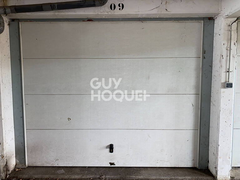 Garage de 13.6 m² à vendre loué — photo 1