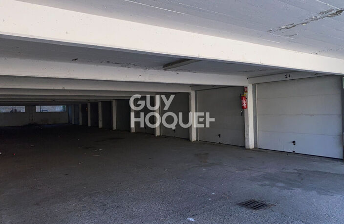 Garage de 13.6 m² à vendre loué — photo 2
