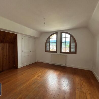 Appartement 3 pièces 766 €