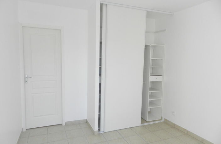 Location appartement 2 pièces 40 m² à L'Horme (42152) — photo 4