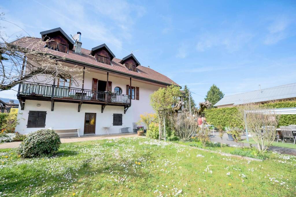 Villa / Maison 9 pièces  à vendre Saint-Jorioz 74410