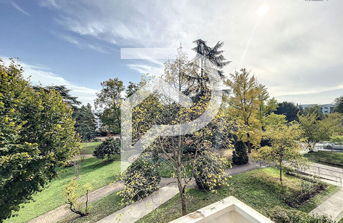 Suresnes - Appartement 3 pièces de avec fort potentiel — photo 4