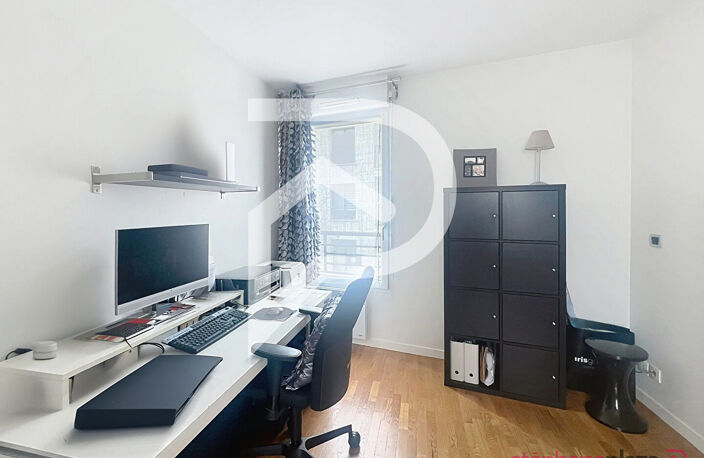 Suresnes (92150) - Appartement T3 de 83 m² - Très belles pres... — photo 4