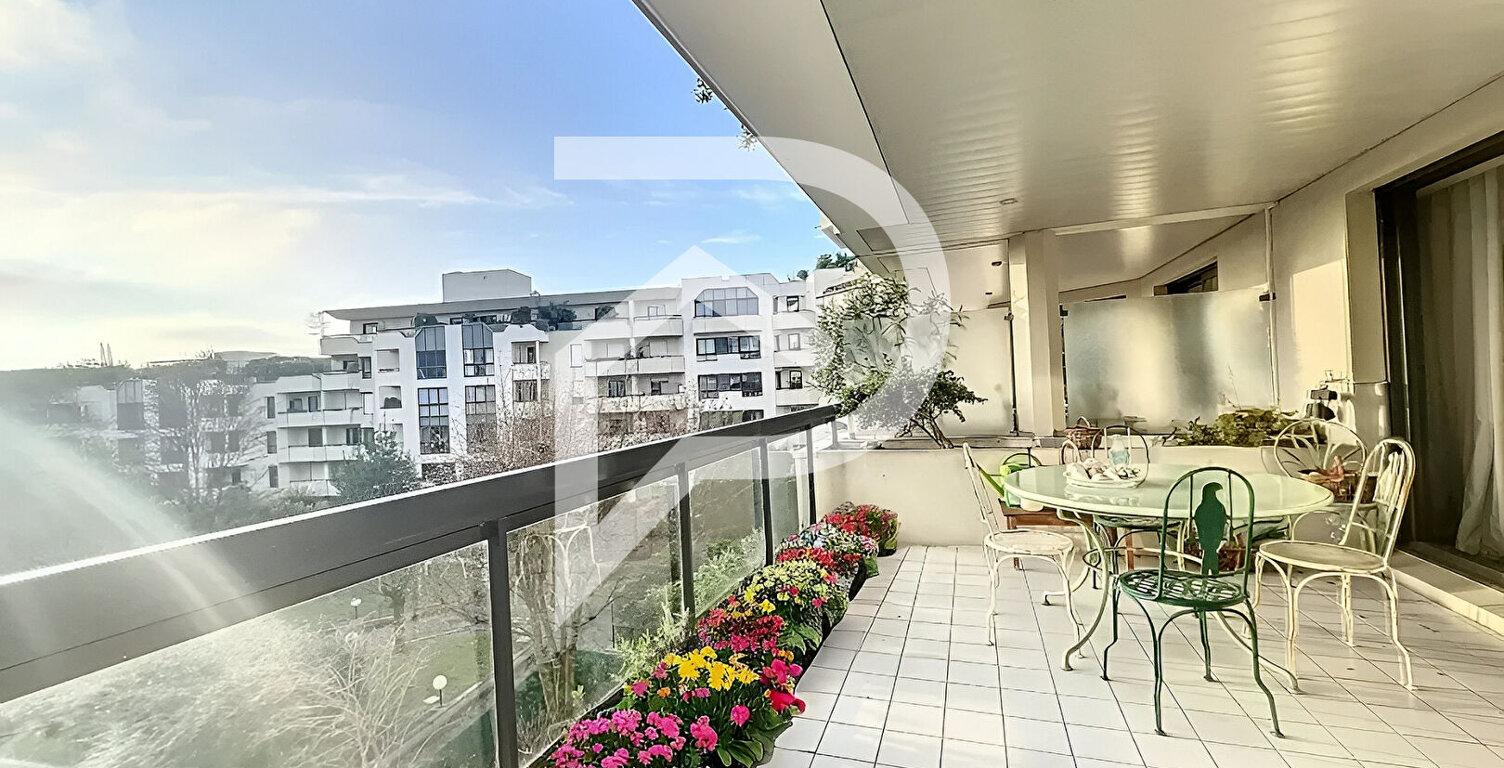 Hypercentre Suresnes - Appartement familial 4 pièces 106m² av... — photo 1