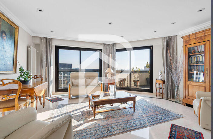 Duplex (Suresnes Hypercentre) - 239m² carrez - Terrasse 225 m² — photo 2