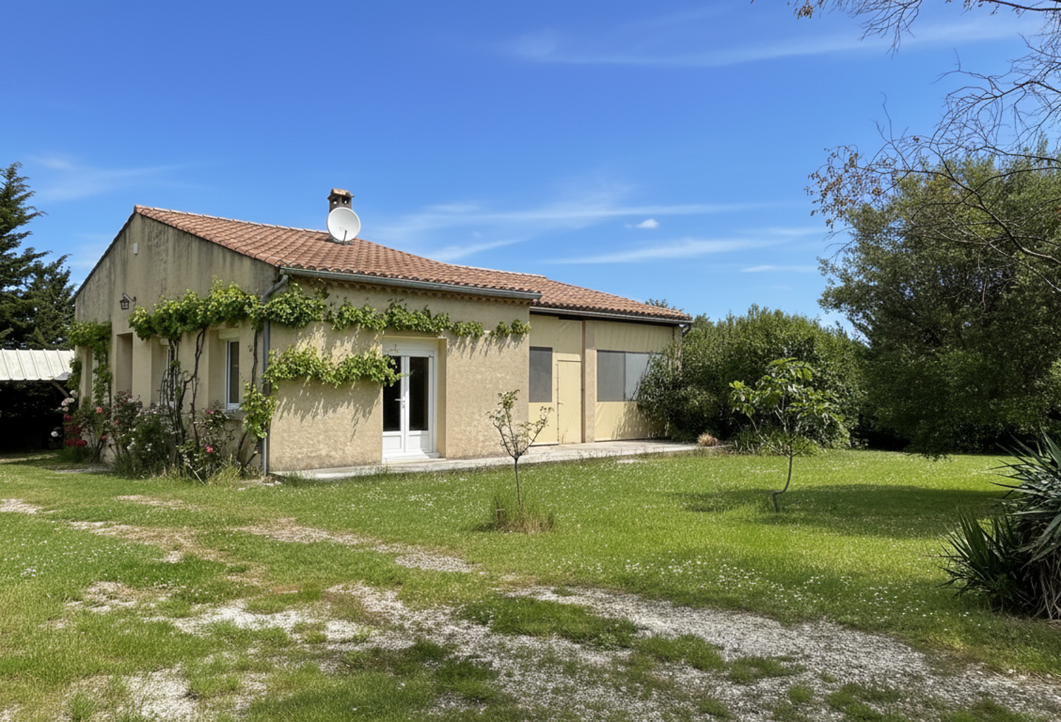 Proche du centre-ville d'Uzès - Maison de plain-pied de 104 m2 sur un terrain de 1000 m2 — photo 1