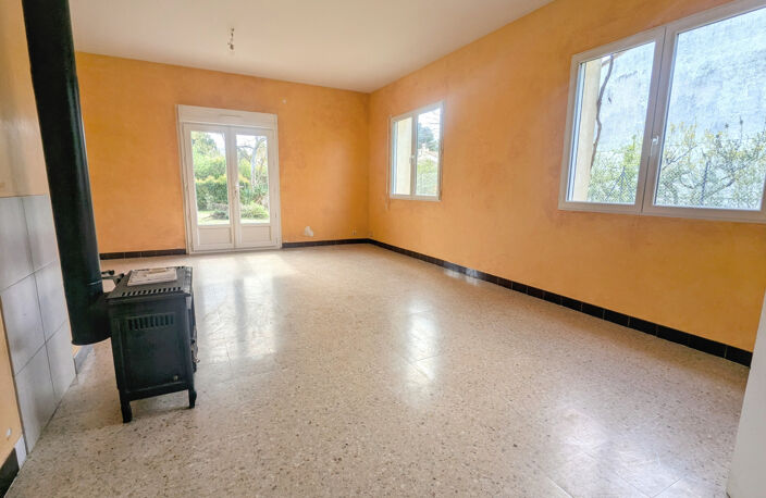Proche du centre-ville d'Uzès - Maison de plain-pied de 104 m2 sur un terrain de 1000 m2 — photo 3