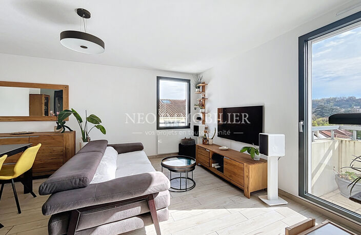 CENTRE VILLAGE/ T4 ENSOLEILLEE / DEUX BALCONS/ AUCUN TRAVAUX — photo 2