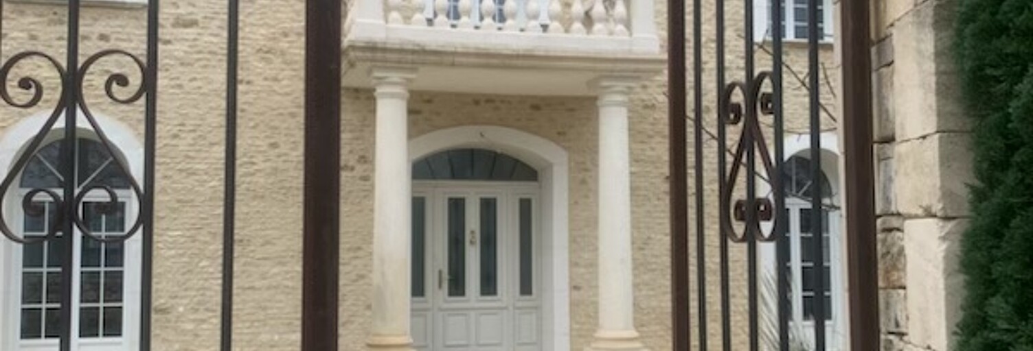 Maison 8 Pièces 209 m² à vendre à Venasque (84210)