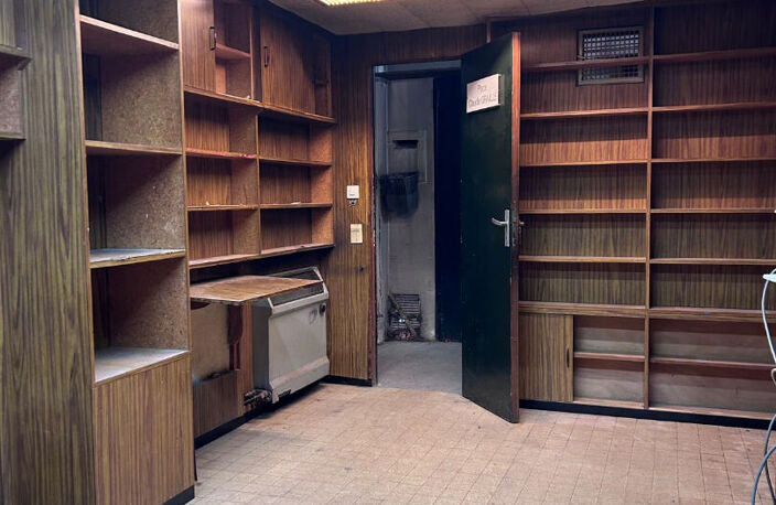 immeuble à usage d'habitation avec local commercial au rez-de-chaussée — photo 3