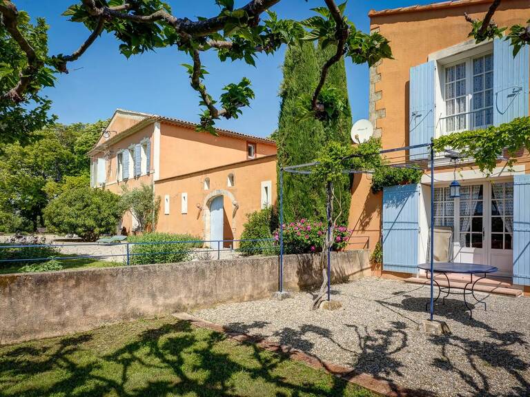 Bastide XVIIIème et son vignoble dans le Luberon — photo 1