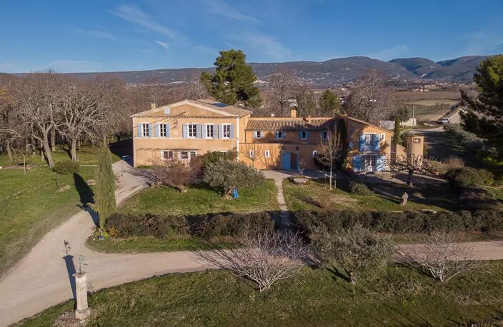 Bastide XVIIIème et son vignoble dans le Luberon — photo 3