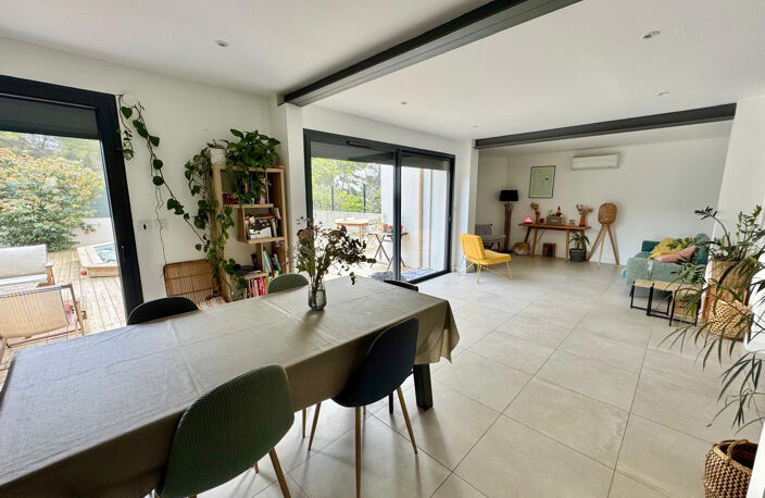 JACOU - Maison cinq pièces de 124m2 avec jardin — photo 3